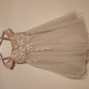 Elegant Cream Flower Girl Dress with Floral Embroidery